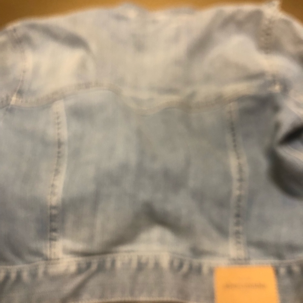Abercrombie & Fitch  Kids Girls XL 14-16 Jean jacket crop - Picture 4 of 6